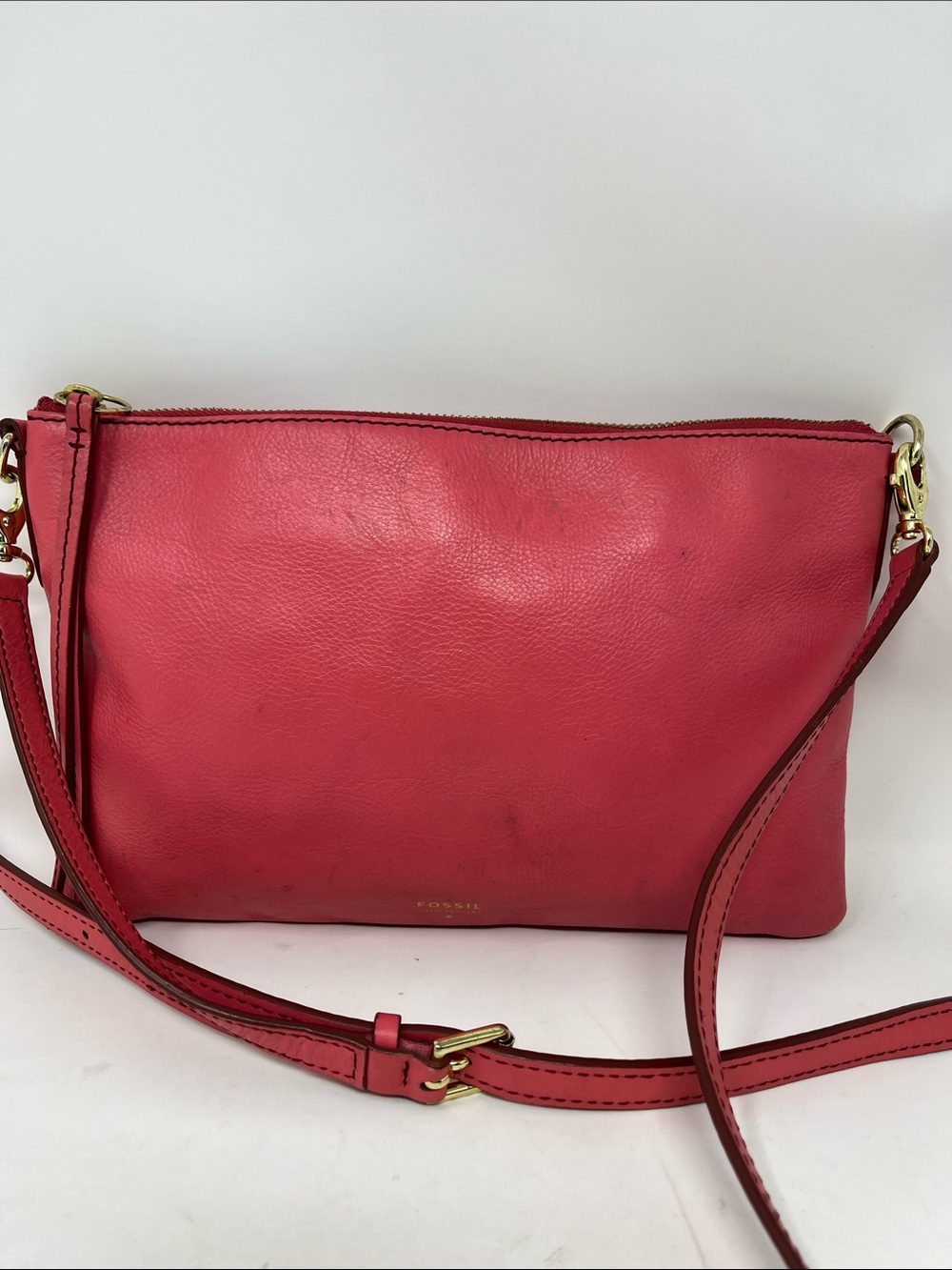 FOSSIL SYDNEY COW HIDE LEATHER BUBBLE GUM PINK CROSSBODY GOLD ZIP BAG